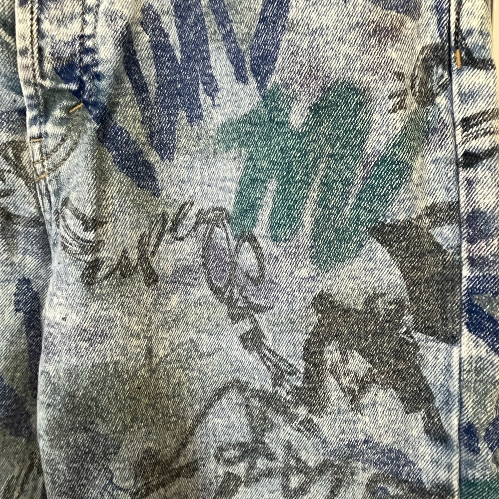 wild fable Light Wash Denim Jeans with graffiti - Picture 4 of 5